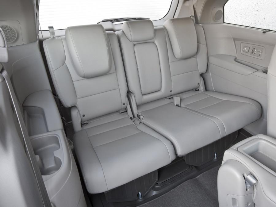  Honda Odyssey Touring Elite 2010 года  (фото 17 из 21)